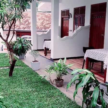 Ramesh Guesthouse Mirissa Ngoại thất bức ảnh