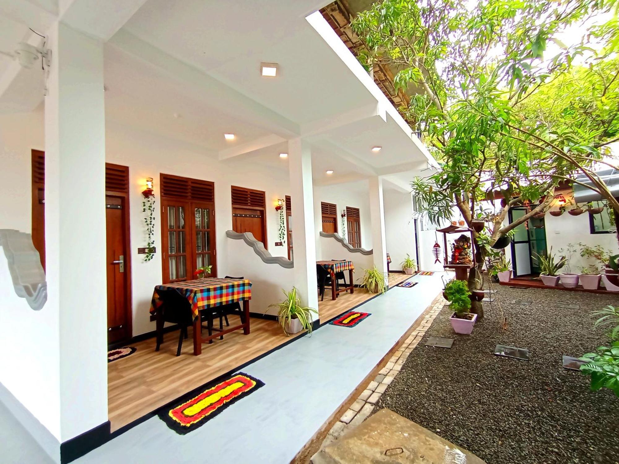 Ramesh Guesthouse Mirissa Ngoại thất bức ảnh