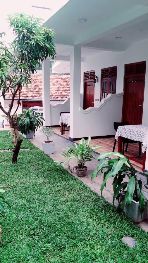 Ramesh Guesthouse Mirissa Ngoại thất bức ảnh